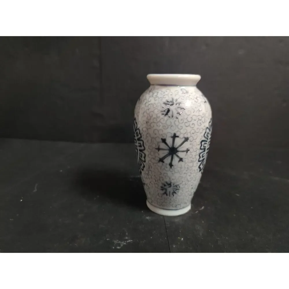 Vintage Blue And White Porcelain Miniature Vase Chinoiserie Asian Decor 4